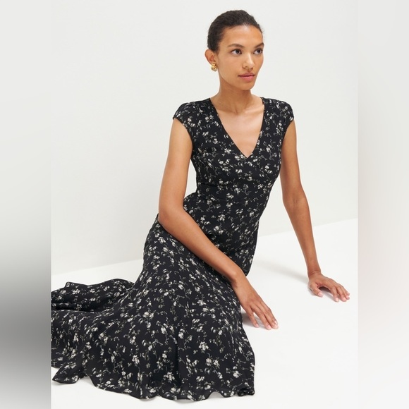 NWT Reformation Baden Dress in Lucien Black Floral |  size 2 - Picture 2 of 11